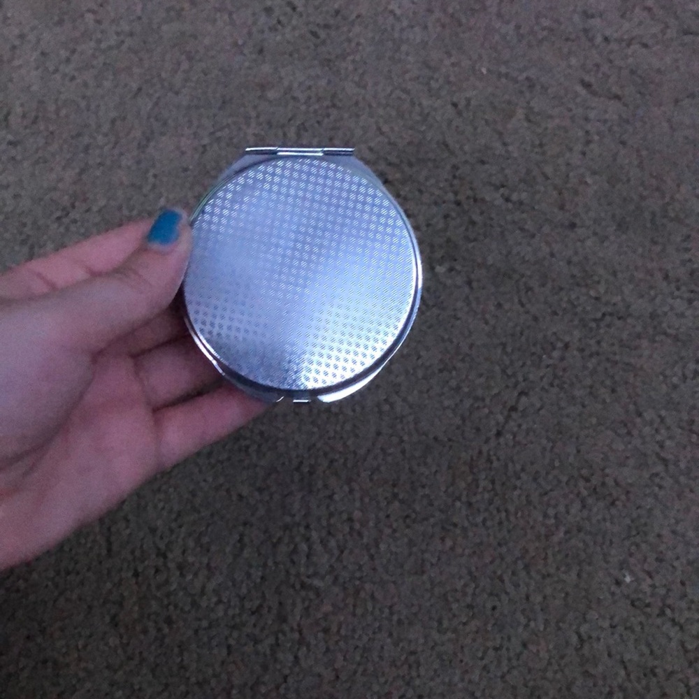 Compact mirror - Picture 3 of 3